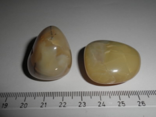 opál žlutý tromlovaný, cca 30 mm